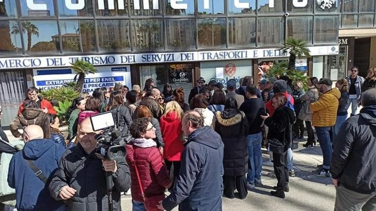 Call Center, a Taranto altra protesta contro il nuovo contratto. A Molfetta il caso Network Contacts