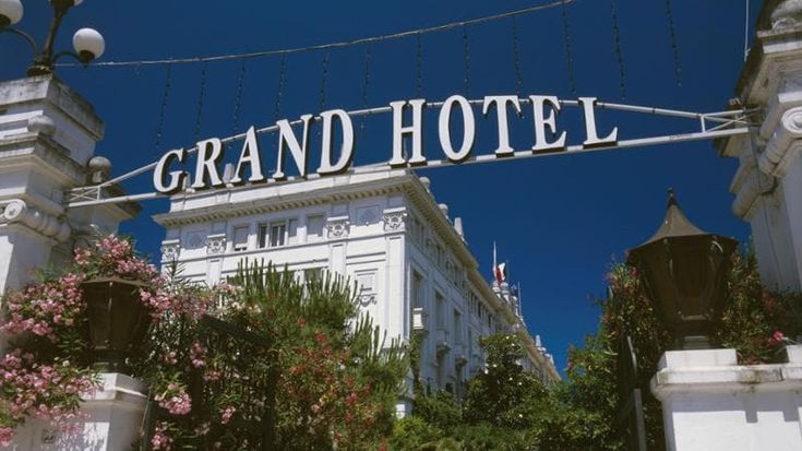 Ultimo ballo al Grand Hotel di Riccione. All’asta l’albergo che ospitò nobili e celebrità