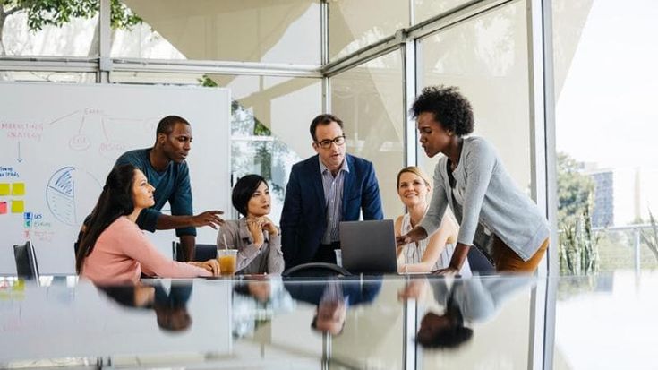 Tra nuove competenze e paradossi: alla transizione “gemella” servono soft skills