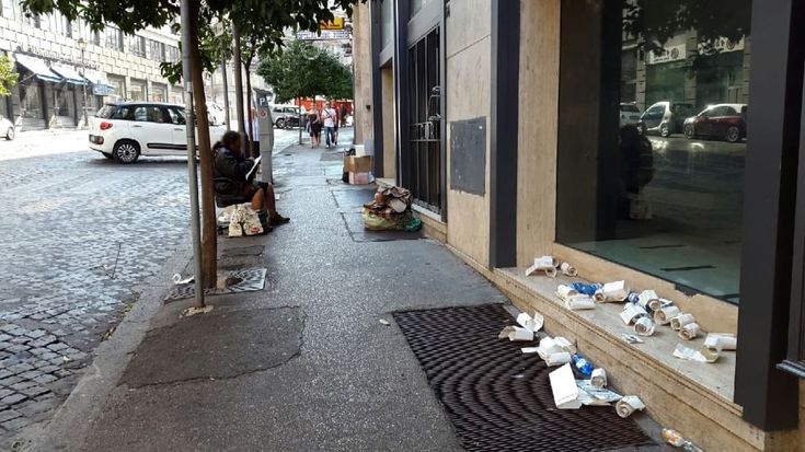 Degrado a Roma, le foto dei lettori / 10