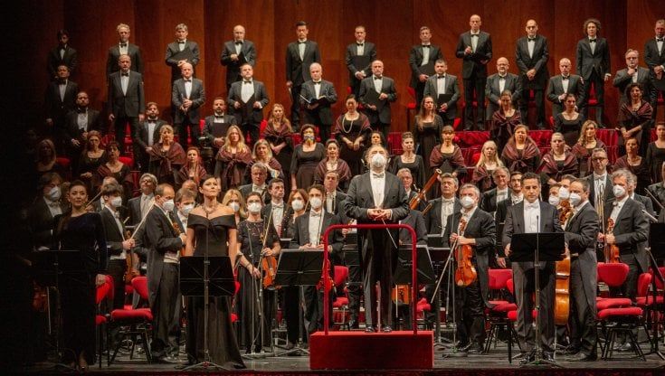 Grande successo alla Scala del concerto per la pace dedicato all'Ucraina. Sala: "La Milano solidale farà la sua parte"