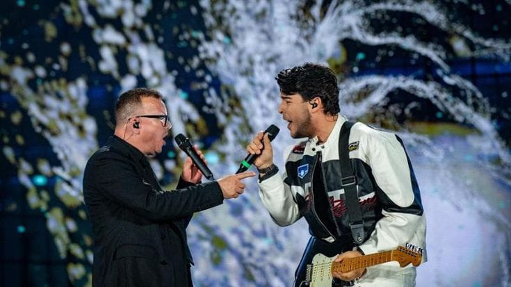 Gigi D’Alessio, il concerto in piazza del Plebiscito a Napoli: due milioni e mezzo di ascolti in tv