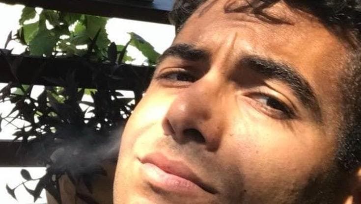 Ilario Paiano muore in strada a 34 anni a Lecce: un amico chiama i soccorsi e si allontana