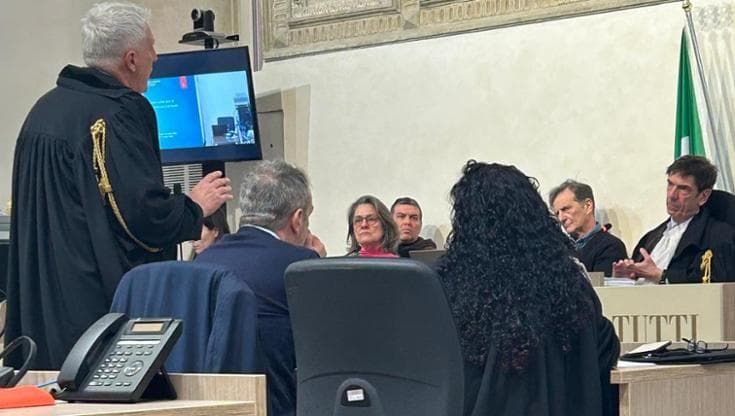 Morte Daniela Gaiani, scontro pm e legali della donna. “Il marito non era in casa”. “E’ omicidio”