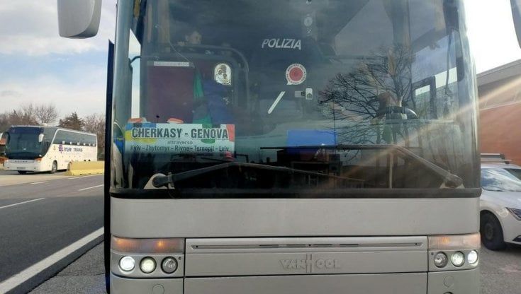 In arrivo a Genova il primo bus di profughi ucraini: in mattinata ha raggiunto Trieste