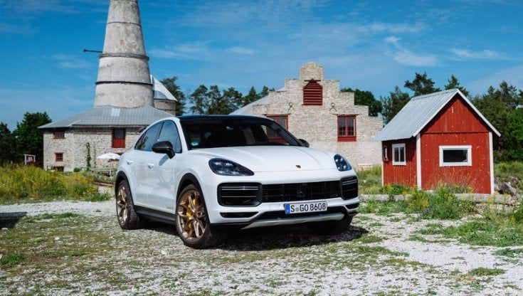 Nuova Cayenne, la turbo che scatta da 0 a 100 all'ora in 3,3 secondi