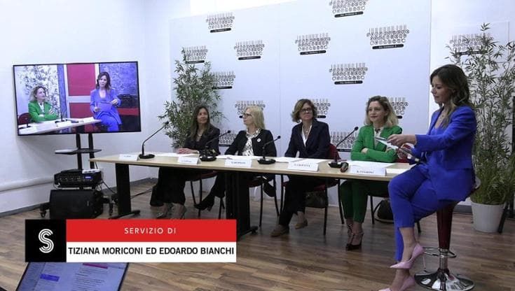 Donne e malattie rare, servono più studi: al via la campagna Women in rare