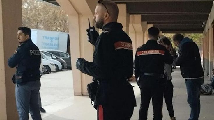 Si rifiuta di fare l’elemosina a un ex pugile e viene aggredito, vittima un generale in pensione