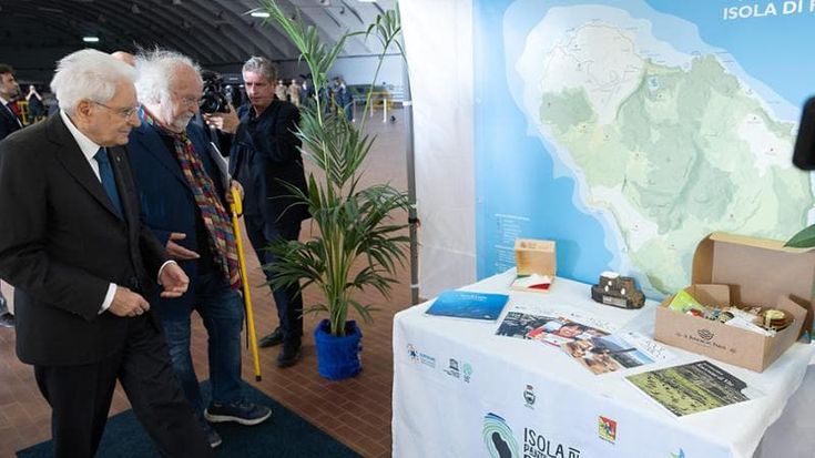 Mattarella a Pantelleria: “Una vacanza qui un giorno? Chissà. Ma alla mia età niente programmi”