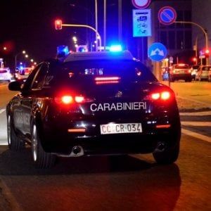 Roma, non restituisce regali alla ex: il padre di lei lo aggredisce  a bastonate