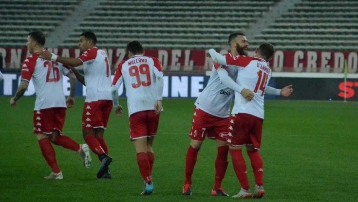 Bari, un altro passo verso la B: basta un gol di Antenucci per battere la Juve Stabia 1-0