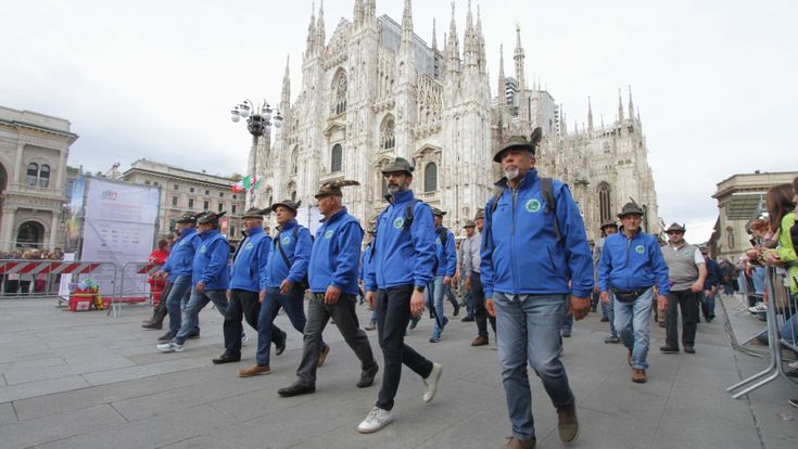 Tutti alpini per un giorno senza il loro esempio l’Italia sarebbe più povera