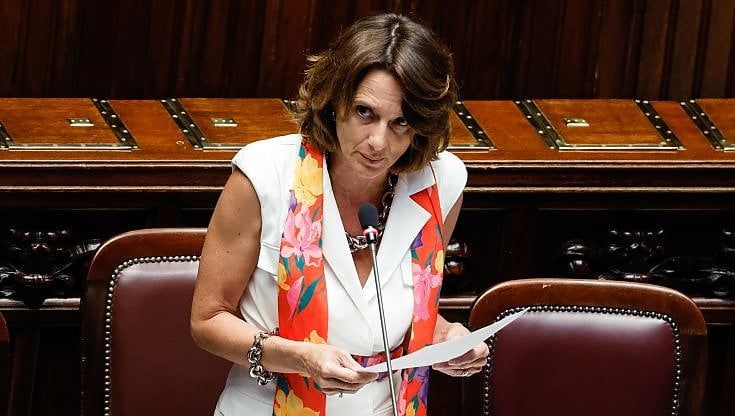 Elena Bonetti: “Imprese certificate e sgravi: le donne avranno la parità salariale”