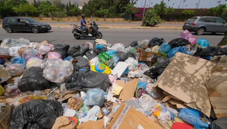 Palermo, al Comune malattie di massa e “fughe” facili. E ora Orlando striglia i dirigenti