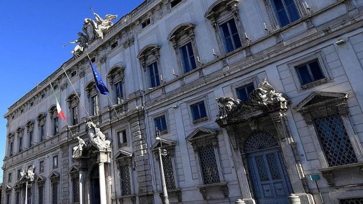 Soldi prestati al partner: ora coppie conviventi e sposate hanno gli stessi diritti