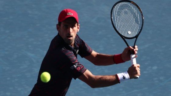Tennis: Djokovic meglio di Lendl come numero uno. E il serbo si dà al sumo per un giorno