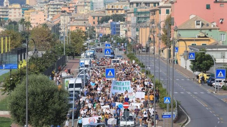 Genova, il Ponente torna in piazza: “Basta con le servitù portuali”
