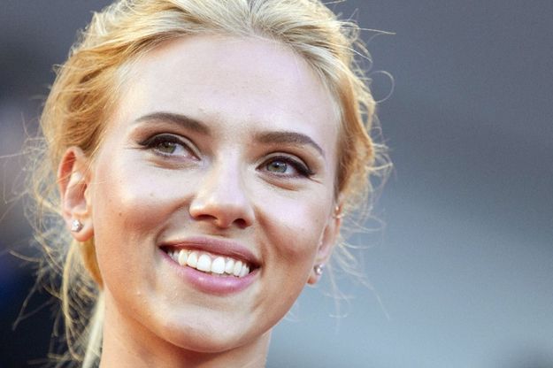 Il sorriso di Scarlett Joahnsson: diventer&agrave; mamma