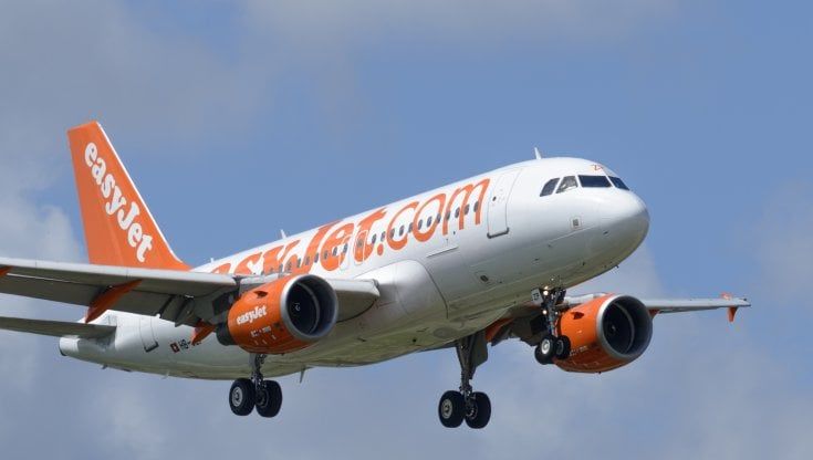 La classifica della sostenibilità: Easyjet e Ferrovie, il top nei viaggi. Pfizer supera Astrazeneca e Bayer