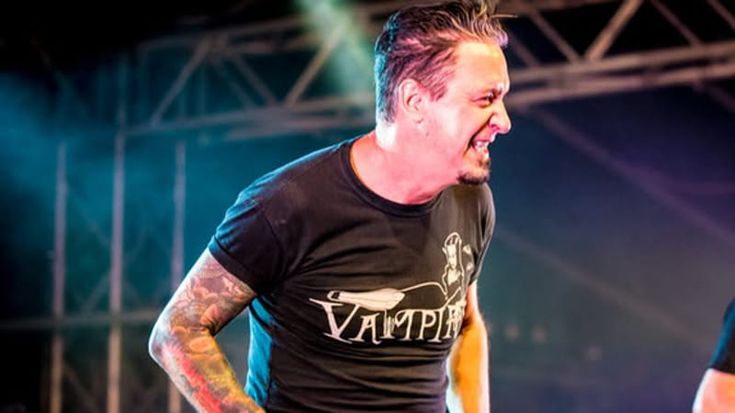 Lou Koller, è morto il cantante della band punk Sick of it All: “Ora può riposare”