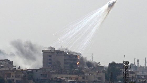 Il Pentagono ammette: "Uccisi per errore oltre 300 civili in due mesi in Siria e Iraq". Un'ong accusa Trump