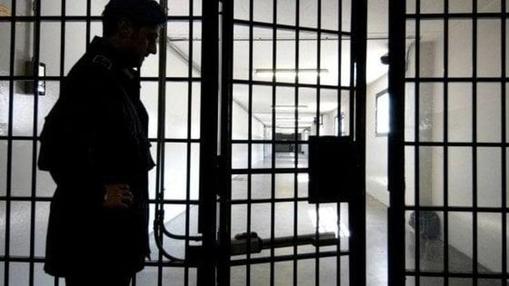 Botte e insulti per anni alla compagna, arrestato l’ex stalker