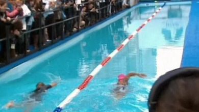 New York: maratona di nuoto a Herald Square