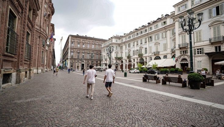 Centro, cuore di Torino che risplende in superficie ma dentro non batte più