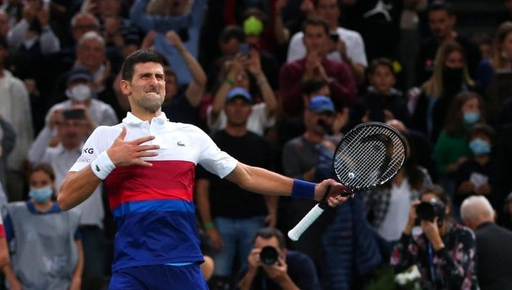 Djokovic in finale a Parigi-Bercy: numero 1 di fine anno per la settima volta, è record