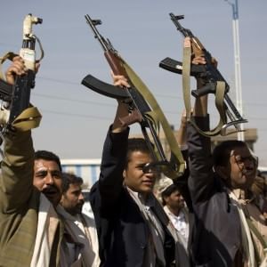 Yemen nel caos, ribelli sciiti vicini al golpe: occupata tv e agenzia di Stato