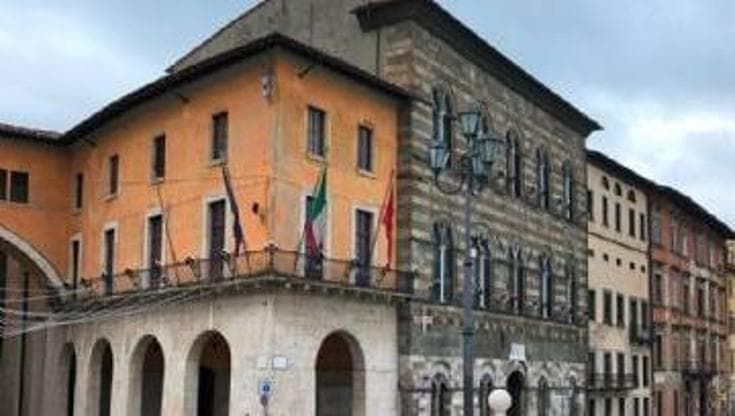 Pisa, rimpasto in giunta e terremoto in FdI. E le tensioni al teatro Verdi finiscono in Parlamento