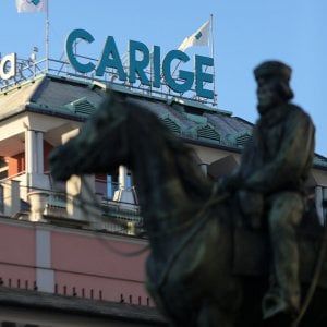 Carige: titolo affonda in Borsa (-7,9%) e viene sospeso 