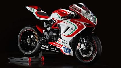 Nuova MV Agusta F3 RC, la supersportiva fa show