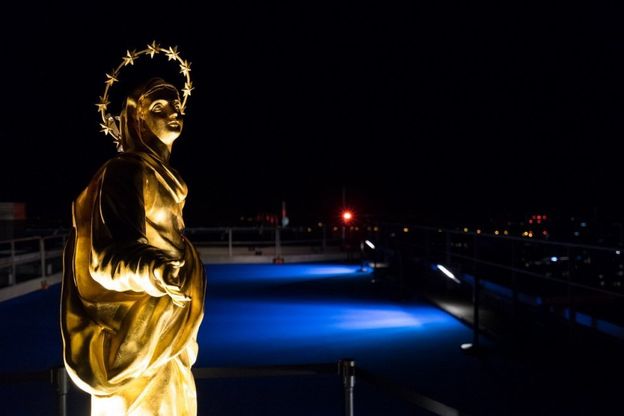 La Madonnina ora guarda Milano anche dalla cima del grattacielo Allianz