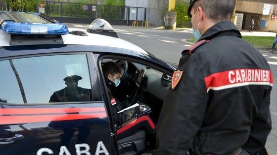 Coronavirus: fa jogging a Napoli incontra i carabinieri e tenta la fuga