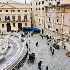Palermo, set in piazza Pretoria per "La concessione del telefono"