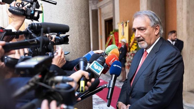 Scure di Rocca sui fondi per le donne nel Lazio: tagli su bonus baby-sitting, imprenditoria, vittime di violenza e lotta al gender gap