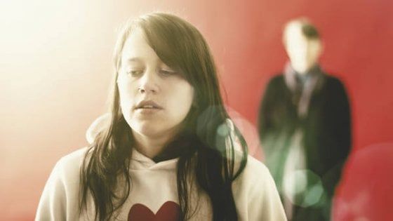 Cutting, quegli adolescenti convinti di non piacere