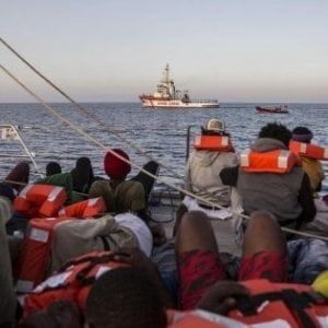 Migrante annegato con la pagella, a Salerno 2 poliziotti gli dedicano un disco 