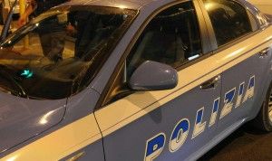 Si ribalta auto della polizia<br />due agenti feriti