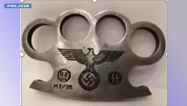 Siena, odio razziale e apologia di nazismo: denunciati 13 minorenni