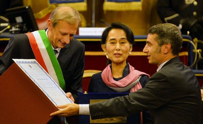 San Suu Kyi parla in Sala Rossa<br />"Servono saggezza e compassione"
