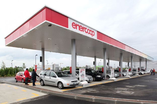 Benzina low cost,&nbsp;apre <br />il primo distributore Enercoop