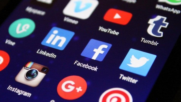 Diritto d'autore, sì dell'AgCom al regolamento sull'equo compenso agli editori. Complete le norme a tutela del pluralismo