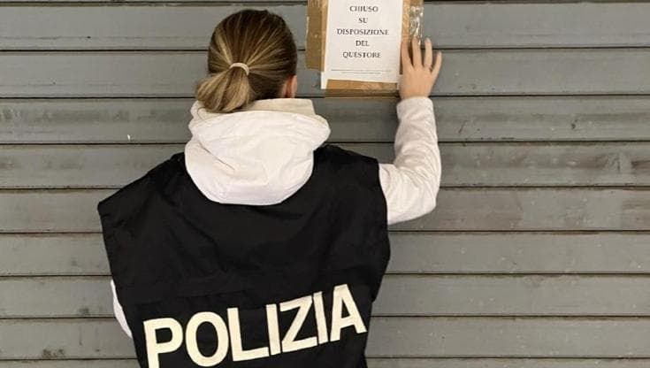 Rissa davanti al locale, il titolare non chiama subito la polizia: licenza sospesa per 7 giorni