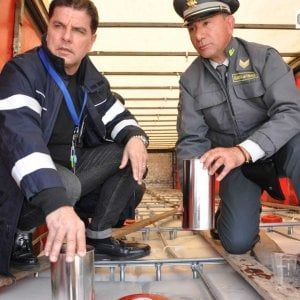 Brindisi, contrabbando di benzina dalla Grecia: 57mila litri sequestrati al porto 