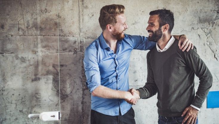 Di chi si fidano gli italiani? I datori di lavoro in cima alla lista dei più credibili 