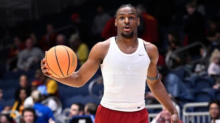 Bronny James, il figlio di LeBron, può tornare in campo: la scorsa estate aveva subito un arresto cardiaco