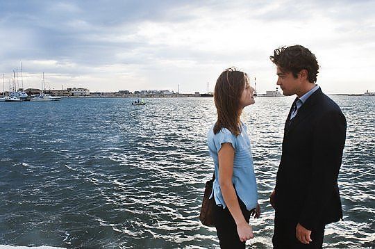 "La prima luce", papà Scamarcio e quel figlio rubato