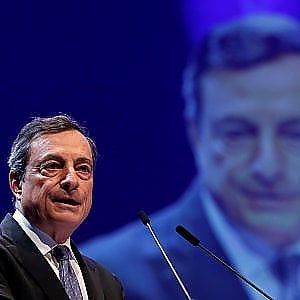 Draghi: Europa alla ricerca di una nuova stabilità politica